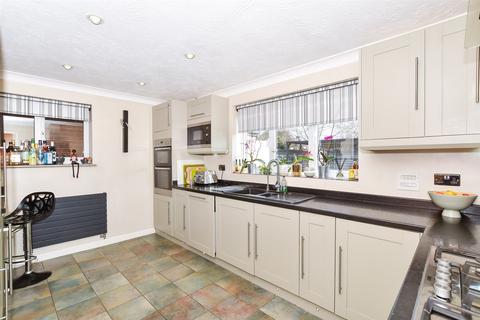 Chatfield Way, West Malling ME19 4 bed detached house for sale
