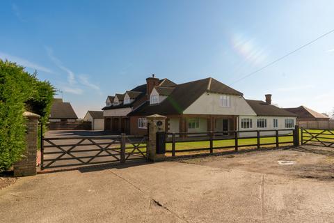 Brick House Road, Maldon CM9 5 bed equestrian property for sale