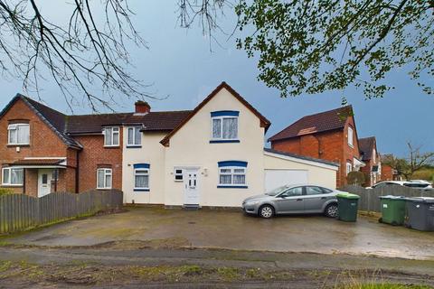 5 bedroom semi-detached house for sale