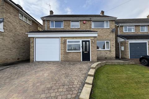 Jessop Avenue, Almondbury... 4 bed detached house for sale