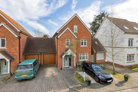 Essex Close, Stevenage... 5 bed detached house for sale