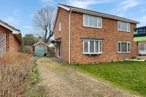 Abbott Close, Huntingdon PE28 3 bed semi