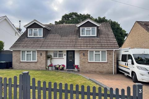Hilton Road, New Milton, Hampshire.... 4 bed detached house for sale