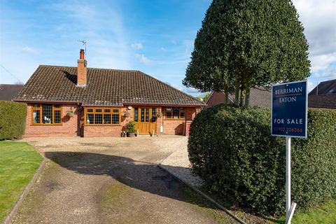 6 Bridgnorth Road, Himley, Dudley 3 bed detached bungalow for sale