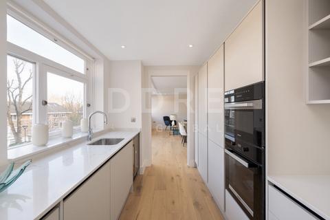 St. John's Wood Park, London, NW8 3 bed apartment for sale