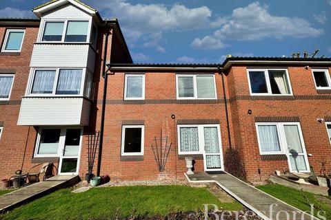 Fentiman Way, Hornchurch, RM11 1 bed apartment for sale