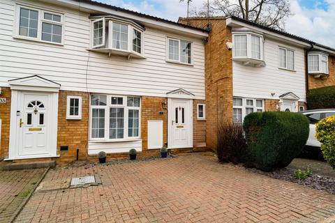 Whitehouse Avenue, Borehamwood WD6 3 bed terraced house for sale