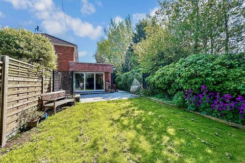 Wallbridge Lane, Upchurch, Kent 4 bed detached house for sale