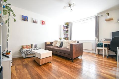 Peplow Close, Yiewsley, West Drayton... 2 bed apartment for sale