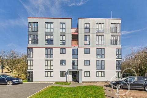 Baronswood Way, Colchester 2 bed penthouse for sale