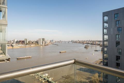 Barge Walk, Greenwich, SE10 2 bed apartment for sale