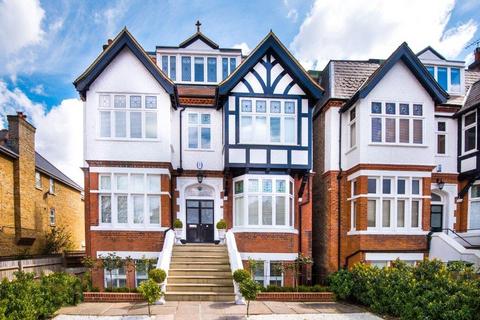Kings Road, Richmond, TW10 2 bed apartment for sale