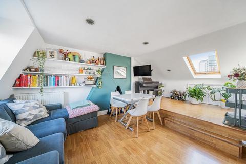 Disraeli Road, Putney, London, SW15 3 bed flat for sale