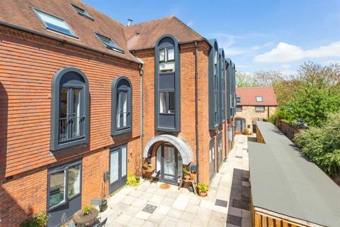 Abingdon, Oxfordshire 2 bed apartment for sale