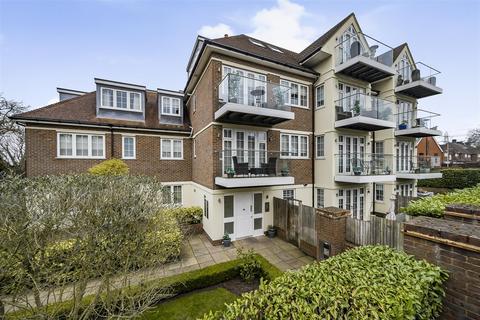 Sparrows Herne, Bushey WD23 2 bed flat for sale