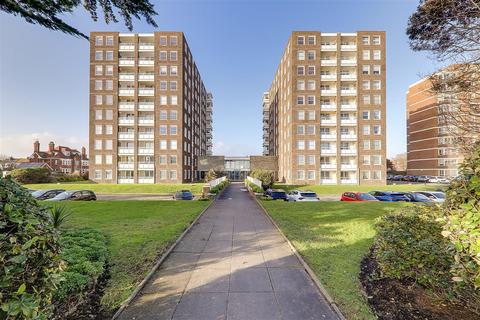 Seabright, West Parade, Worthing BN11 2 bed apartment for sale