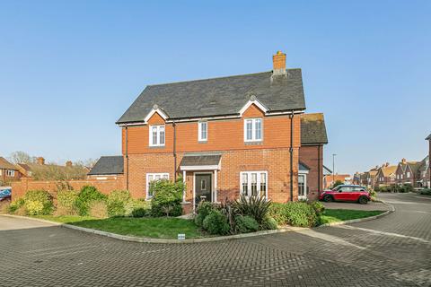 Cranleigh GU6 3 bed detached house for sale