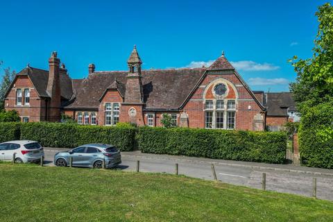 The Moor, Hawkhurst, Cranbrook, TN18 4NW 1 bed terraced house for sale