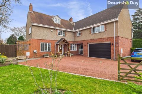 Bishops Lane, Market Drayton TF9 5 bed detached house for sale