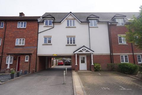 Grange Drive, High Wycombe HP13 2 bed apartment for sale