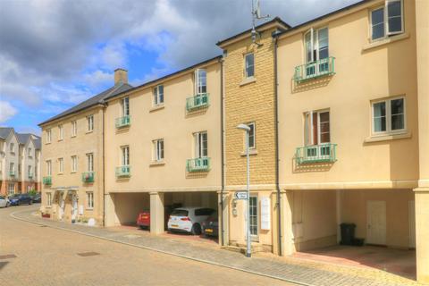 114 Sir Bernard Lovell Rd, Malmesbury 2 bed flat for sale