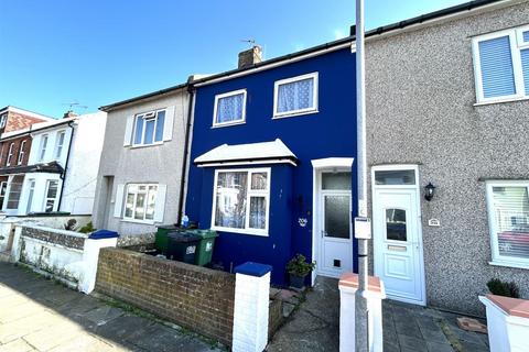 Latimer Road, Eastbourne BN22 3 bed terraced house for sale