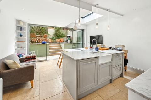 St. Peter's Terrace, Fulham, London SW6 4 bed terraced house for sale