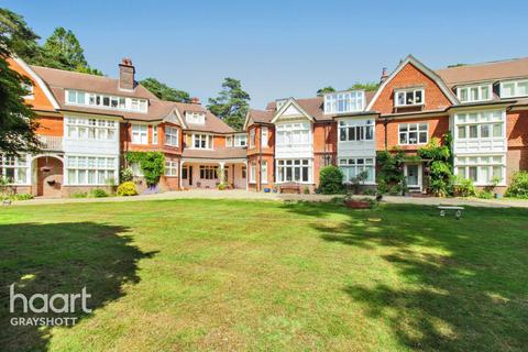 Tilford Road, Hindhead 3 bed maisonette for sale