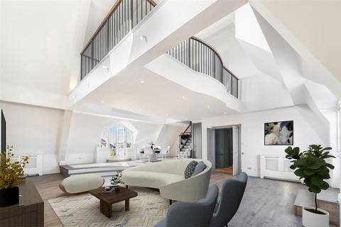 Frognal Rise, Hampstead, NW3 3 bed flat for sale