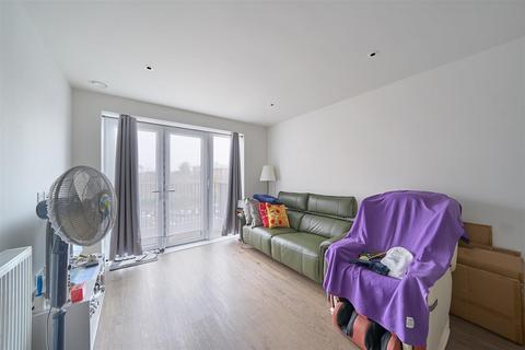 The Arches, Watford 2 bed flat for sale