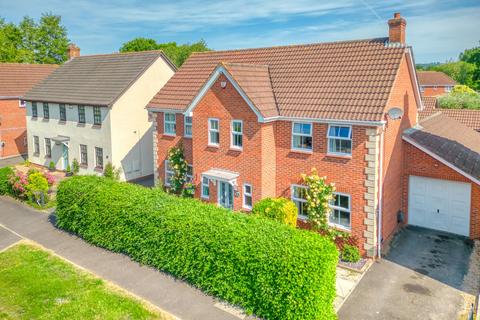 9 WATERLEAZE, TAUNTON 5 bed detached house for sale