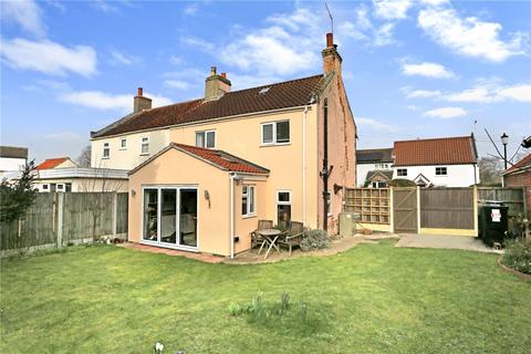 North Road, Ormesby, Great Yarmouth... 3 bed semi
