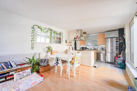 Tequila Wharf, Limehouse, London, E14 2 bed flat for sale
