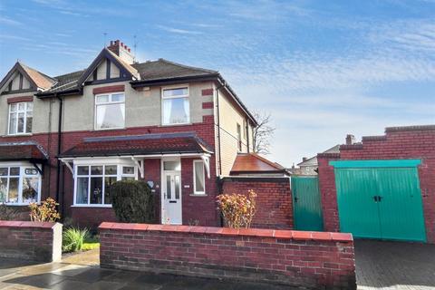 Walton Avenue, North Shields 3 bed semi