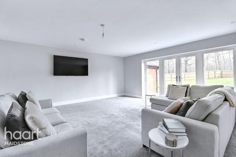 Upper Barnhill, Maidstone 5 bed detached house for sale