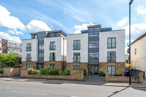 Gunnersbury Lane, London W3 2 bed flat for sale