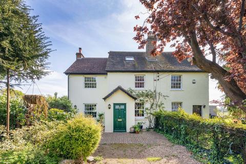 5 bedroom semi-detached house for sale