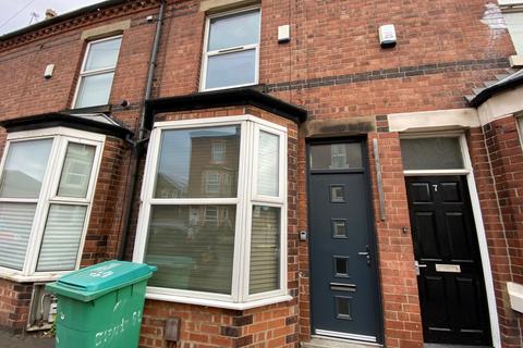 Dunkirk, Nottingham NG7 4 bed terraced house for sale