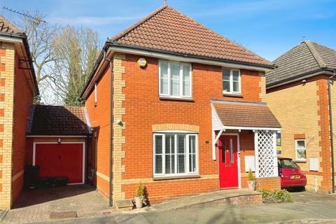 St. James Gardens, Little Heath... 3 bed link detached house for sale
