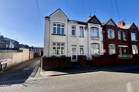 North Road, Southall UB1 3 bed end of terrace house for sale