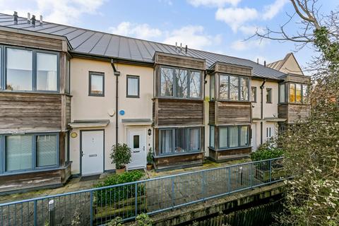 Oaks Road, Tenterden, Kent, TN30 3 bed terraced house for sale