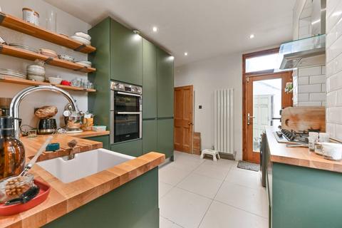 Bulganak Gardens, Thornton Heath, CR7 5 bed semi