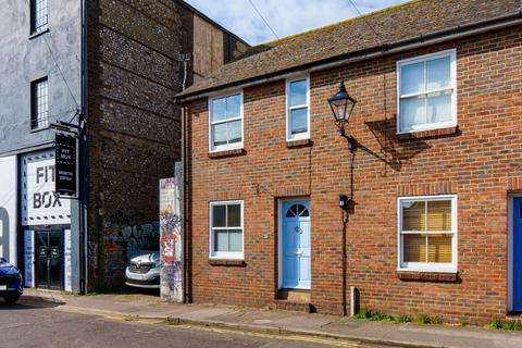 Upper Gardner Street, North Laine... 2 bed semi