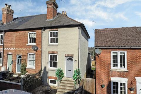 4 bedroom end of terrace house for sale