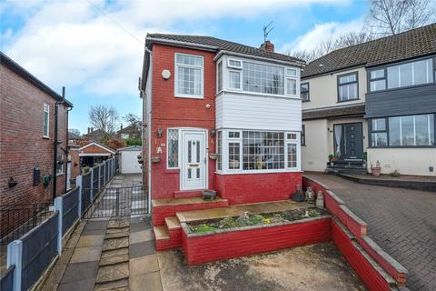 Carrholm Grove, Chapel Allerton, Leeds 3 bed detached house for sale