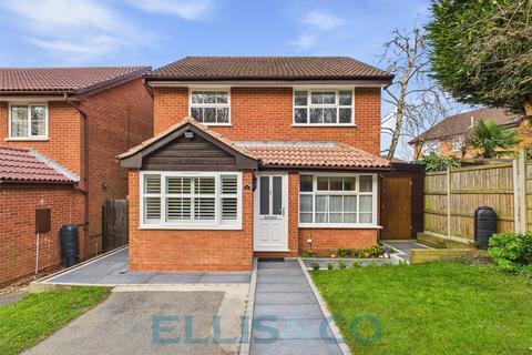 Silver Close, Tonbridge, Kent, TN9 4 bed detached house for sale