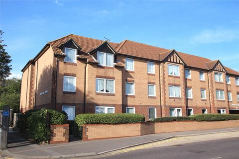 Station Road, Thorpe Bay, Essex, SS1 2 bed apartment for sale