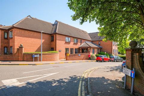 Albert Road, Buckhurst Hill 2 bed retirement property for sale