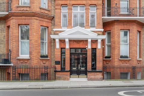 London SW7 3 bed apartment for sale