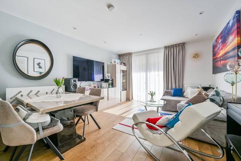 Harrison Walk, East Greenwich... 3 bed flat for sale